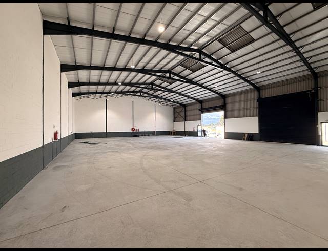 645M² WAREHOUSE FOR SALE IN WELLINGTON CENTRAL